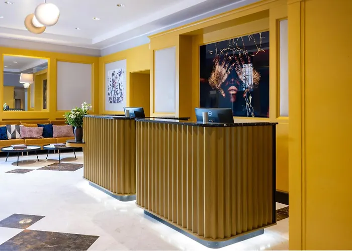 Leonardo Boutique Monti