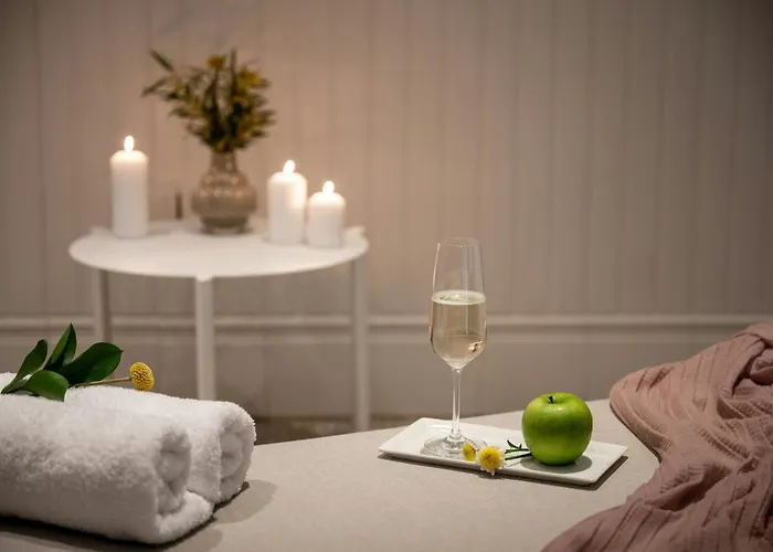 Leonardo Boutique Monti