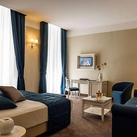 Отель Leonardo Boutique Monti 4*