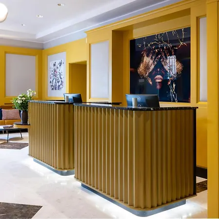 Leonardo Boutique Monti