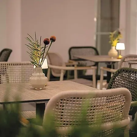 Leonardo Boutique Monti